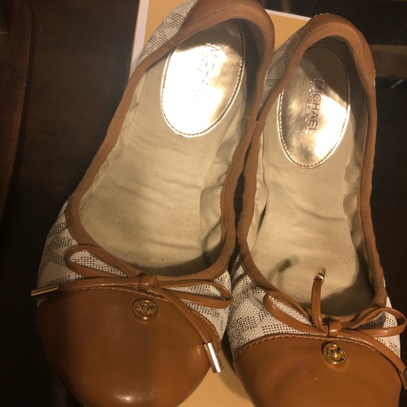 Michael Kors Flats - Picture 3 of 7